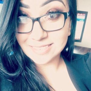 Meet your Posher, Ana